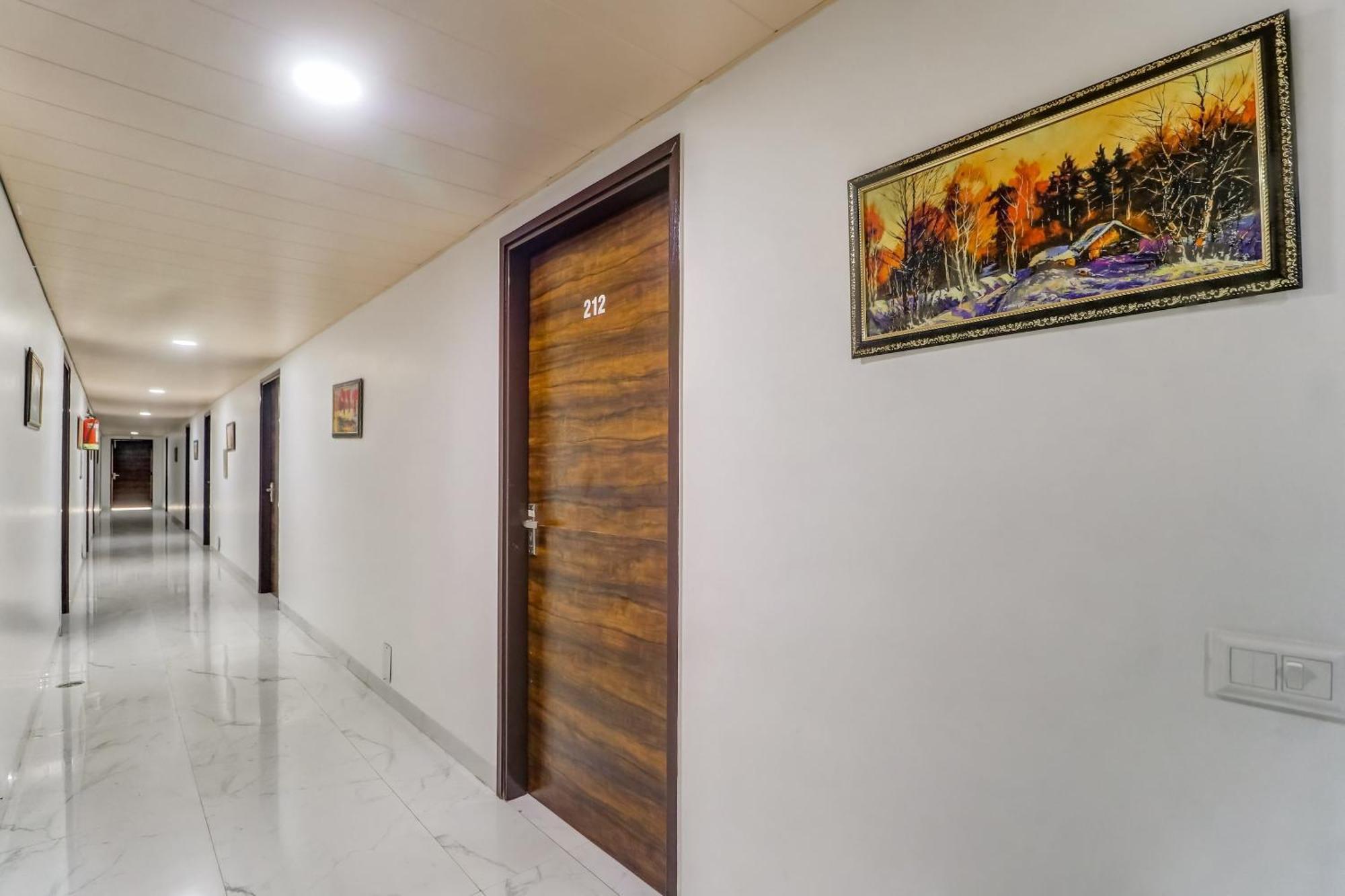 Townhouse Otel Ludhiana Dış mekan fotoğraf